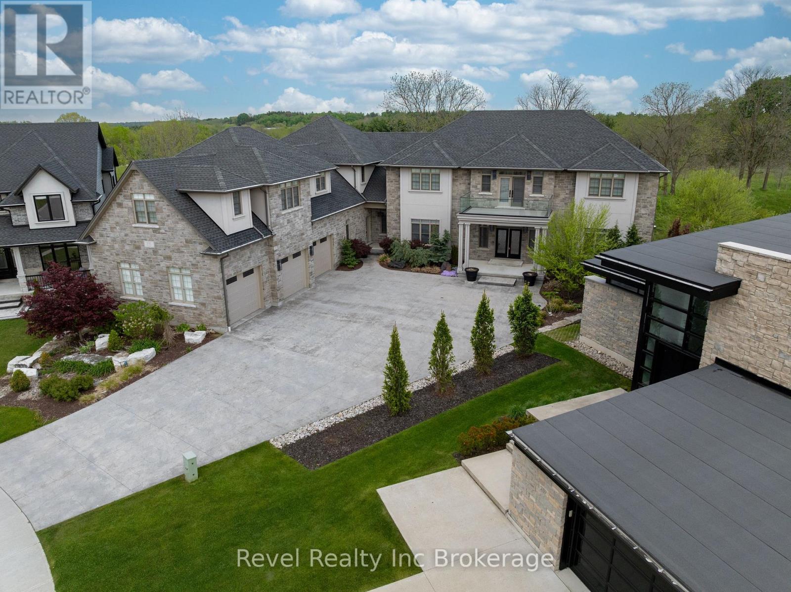 241 TAMARACK BOULEVARD, Woodstock (Woodstock - North)