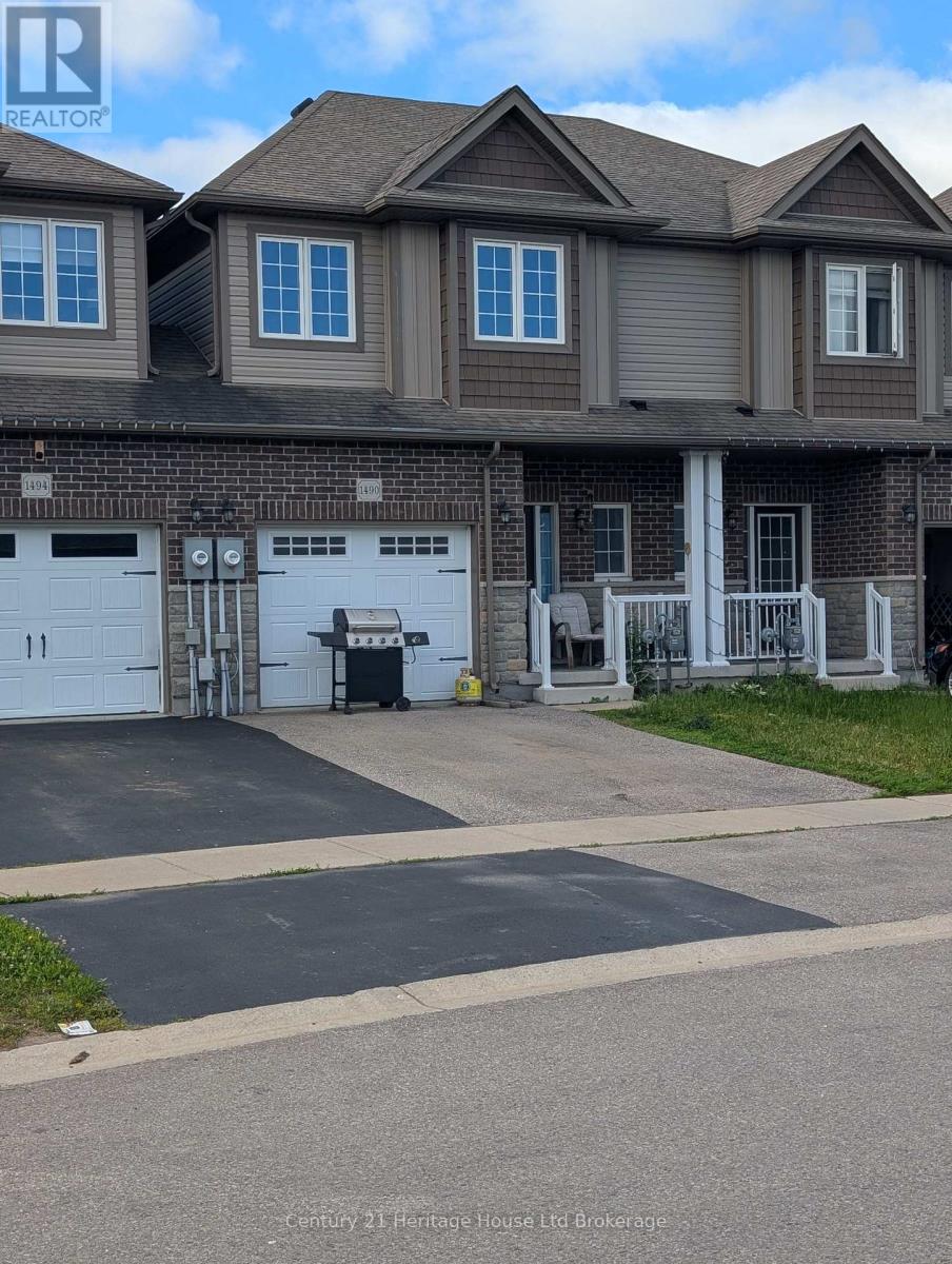 1490 CAEN AVENUE, Woodstock (Woodstock - North)