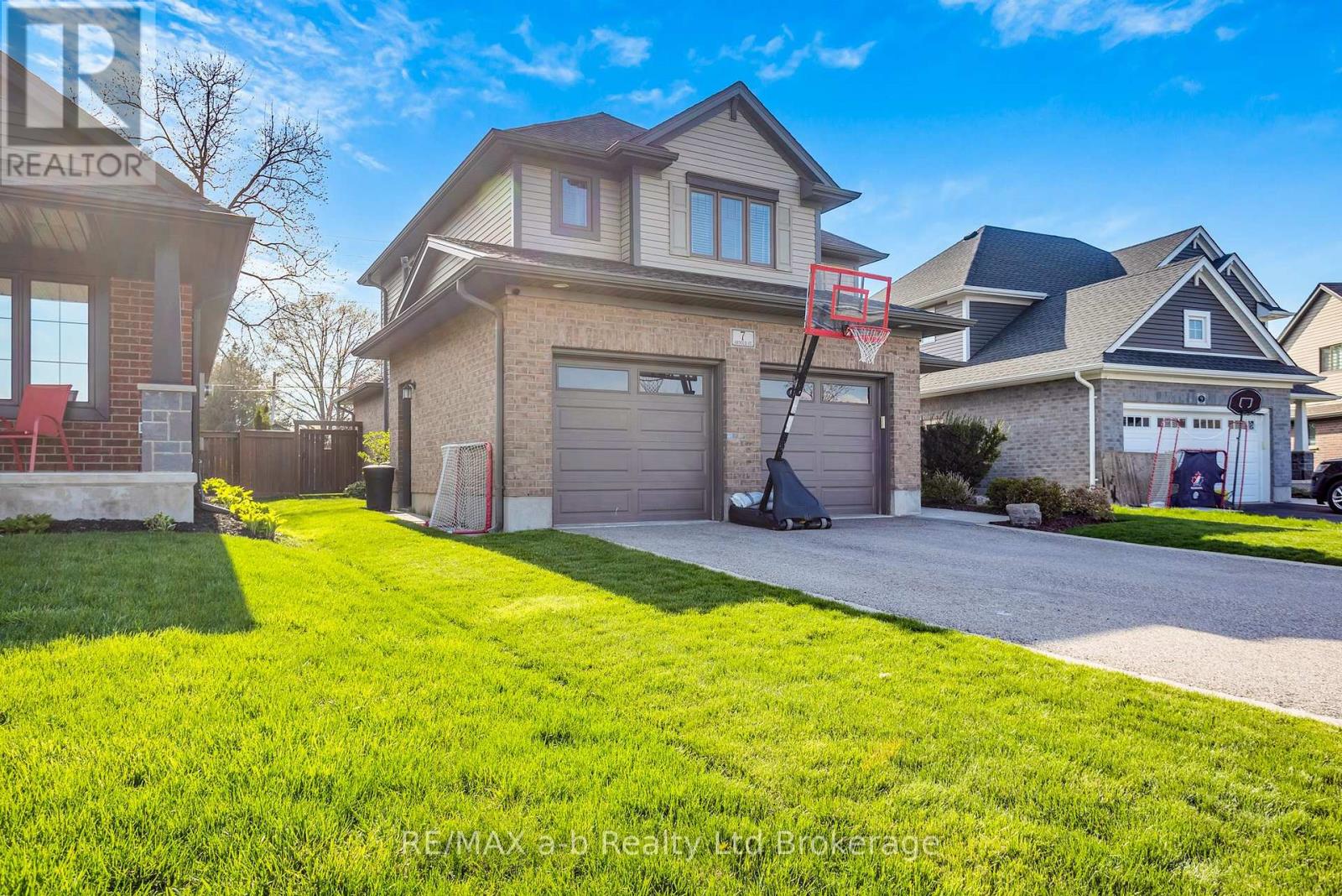7 ARNOLD STREET, Tillsonburg