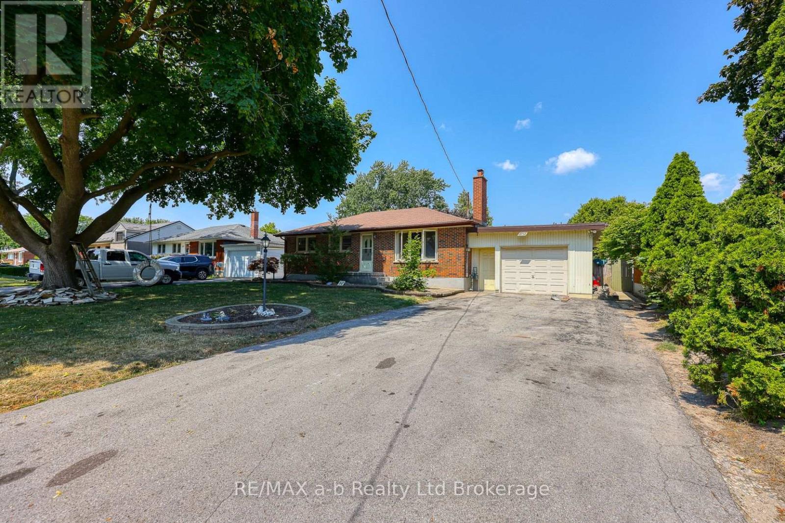 6752 BEATTIE STREET, London South (South V)