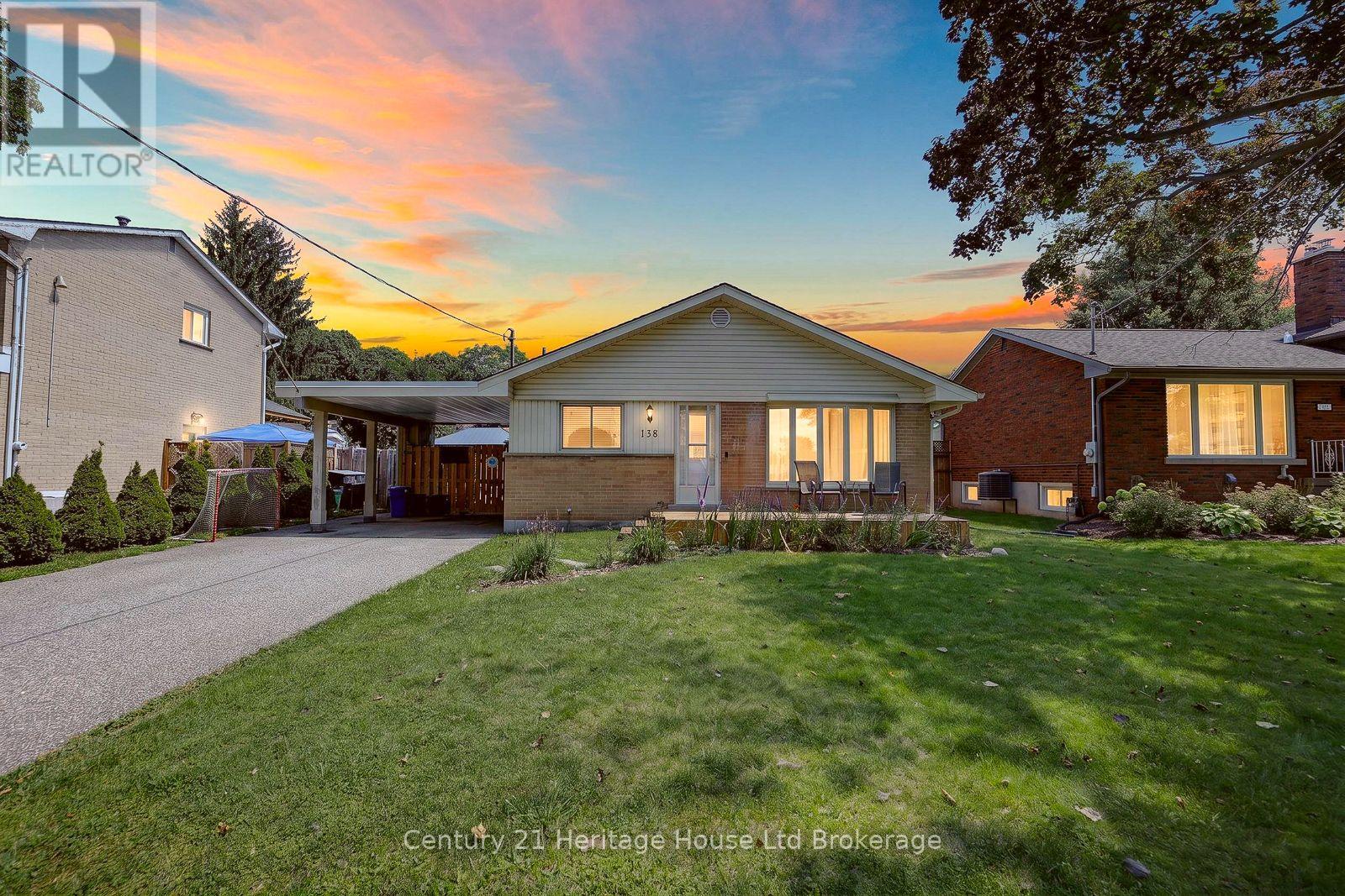 138 LYNDALE CRESCENT, Woodstock (Woodstock - North)