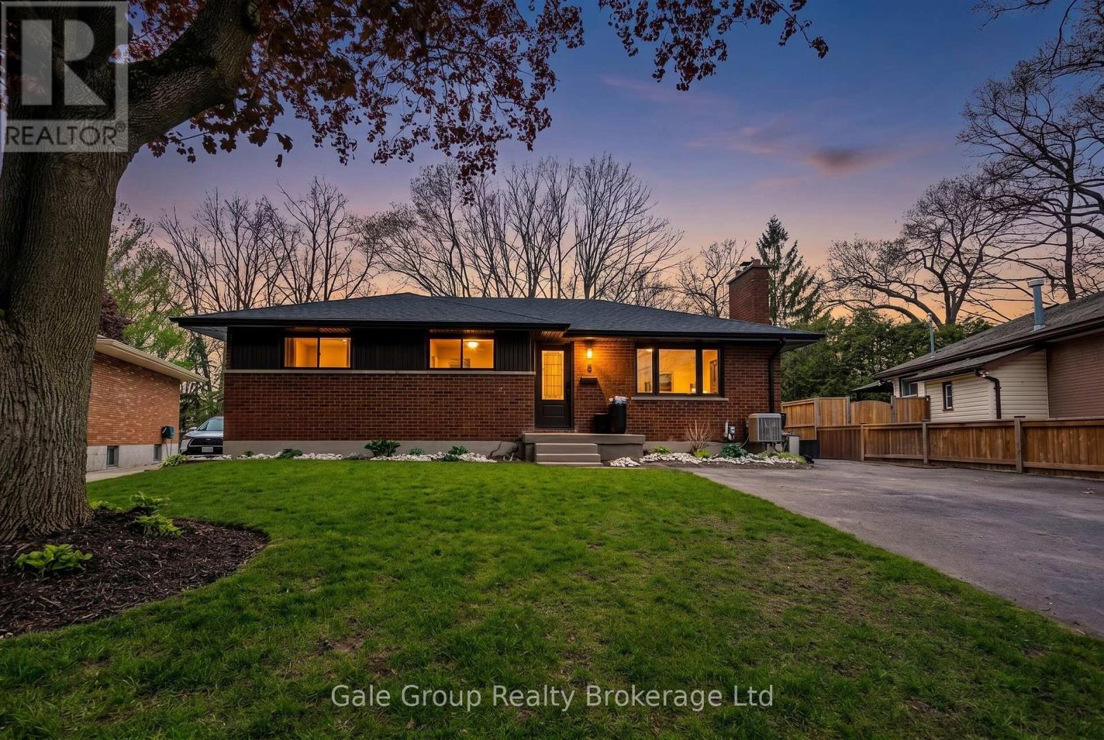 9 STRATHCONA DRIVE, London East (East O)