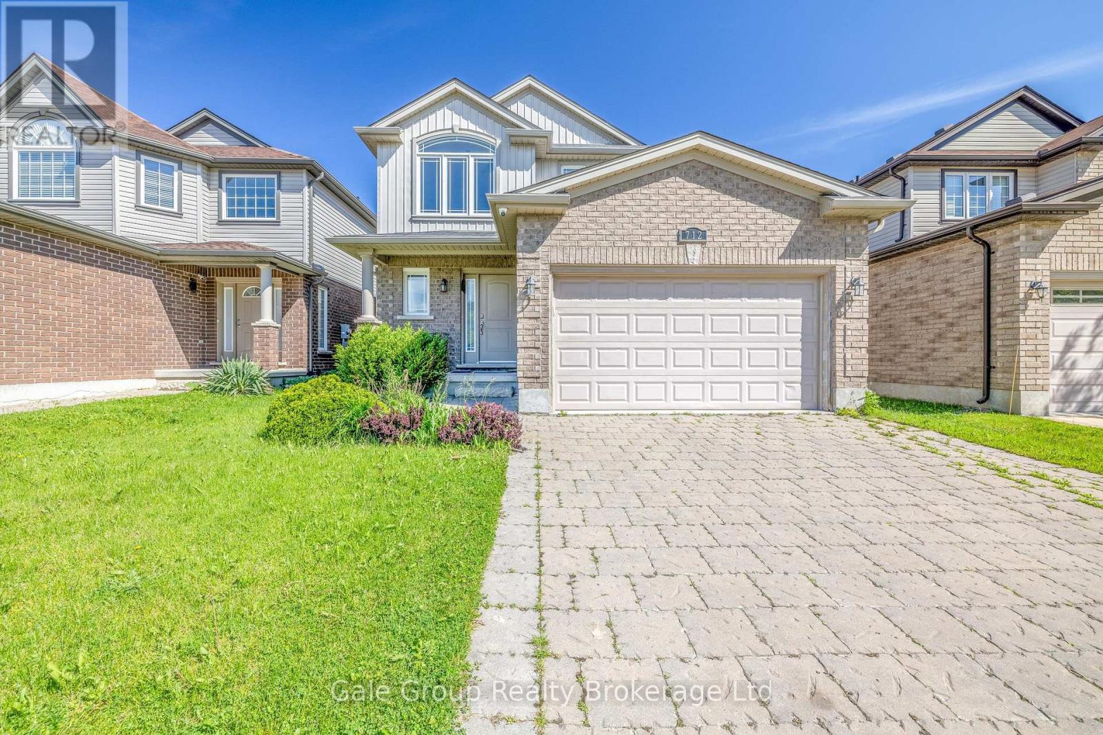 712 BLACKACRES BOULEVARD, London North (North E)