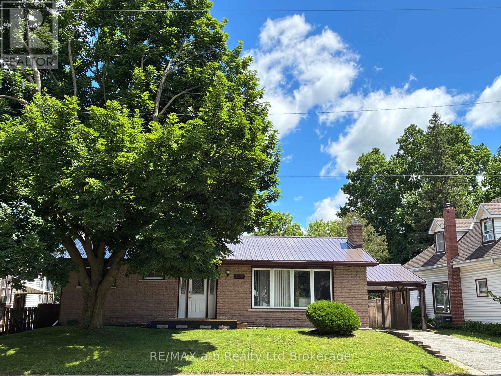 318 BROADWAY STREET, Tillsonburg