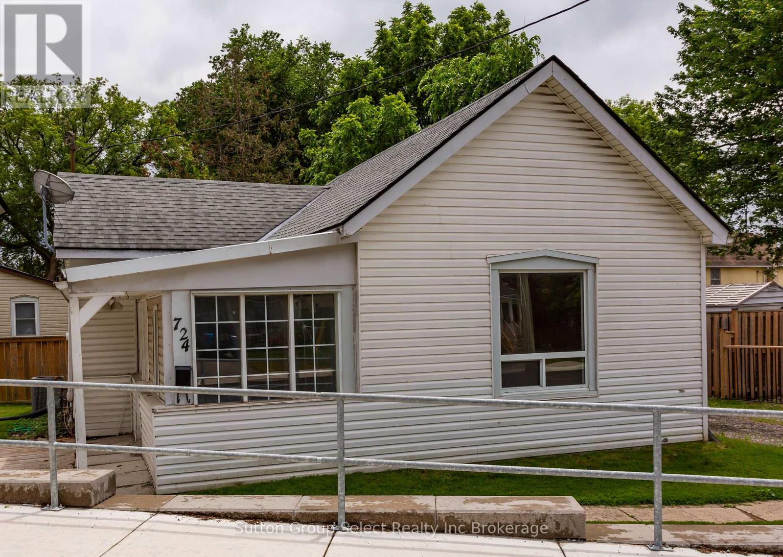724 RATHBOURNE AVENUE, Woodstock (Woodstock - North)