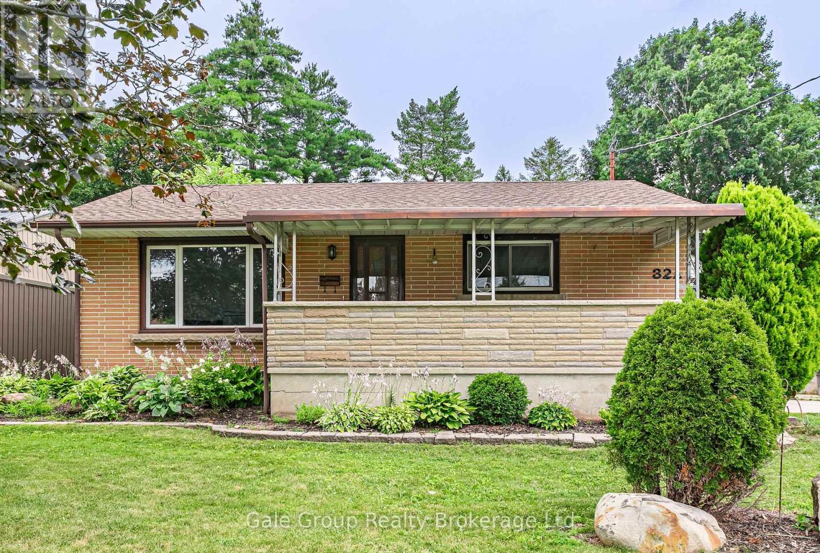 32A GLENDALE DRIVE, Tillsonburg