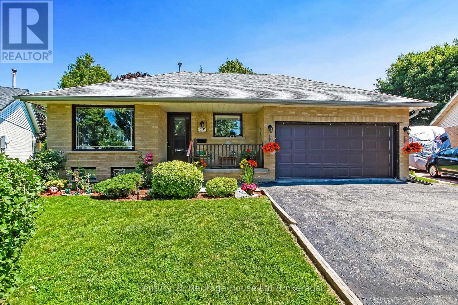 27 O ROURKE PL PLACE E, Woodstock (Woodstock - North)