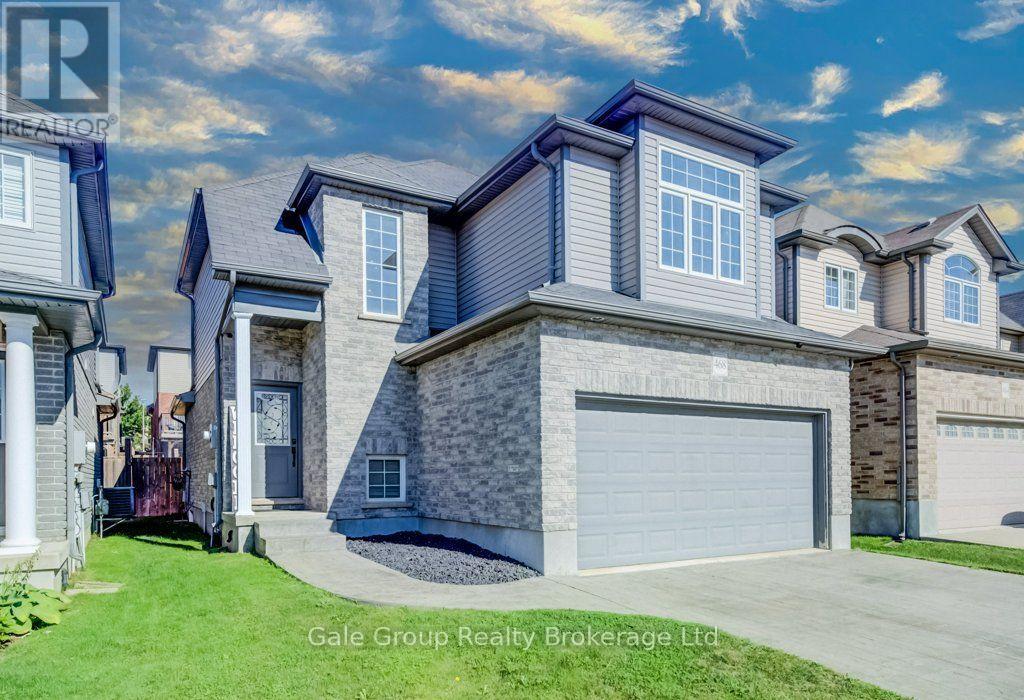 468 CHAMPLAIN AVENUE, Woodstock (Woodstock - South)