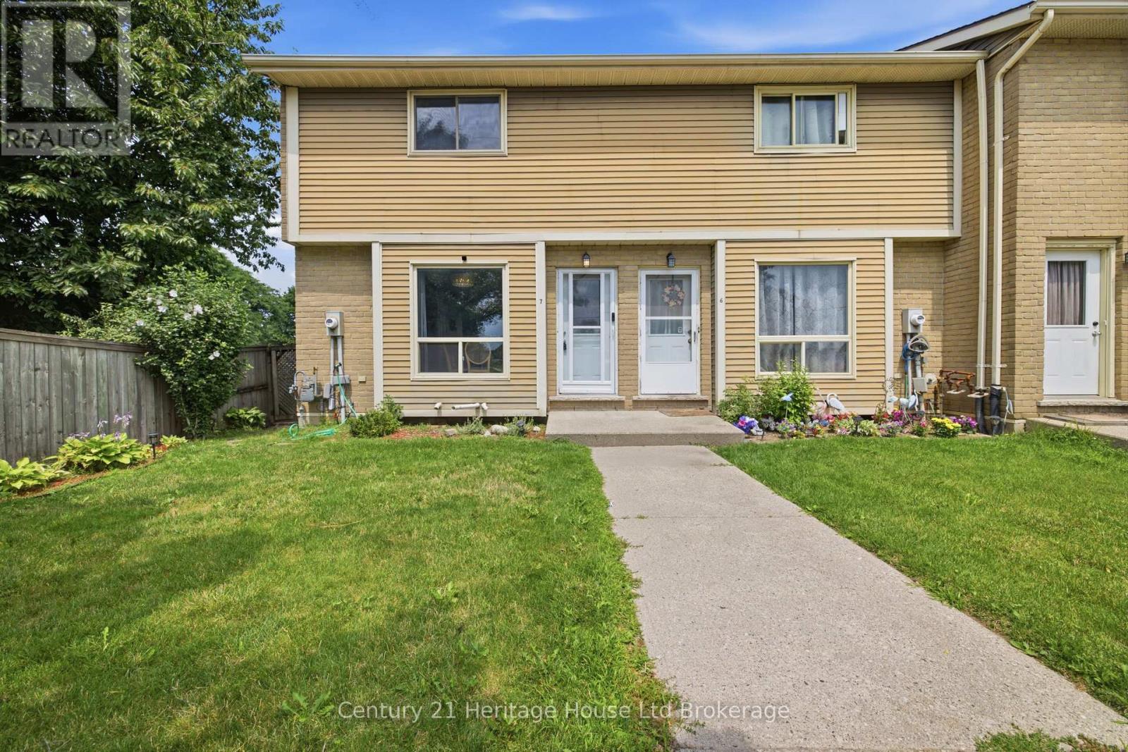 7 - 863 PARKINSON ROAD N, Woodstock (Woodstock - South)
