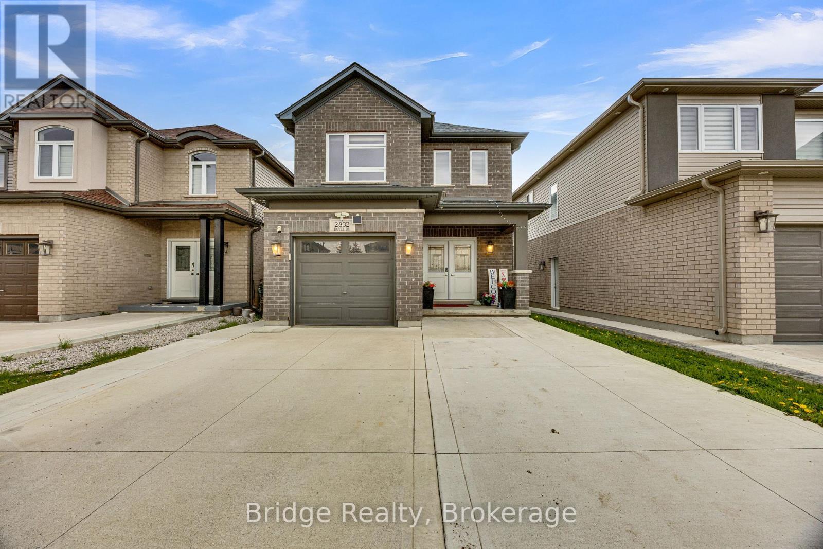 2832 DOYLE DRIVE, London South (South U)