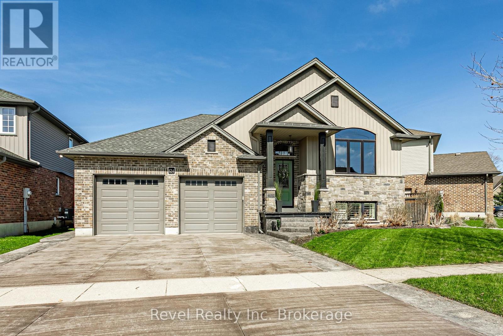 624 HALIFAX ROAD, Woodstock (Woodstock - North)