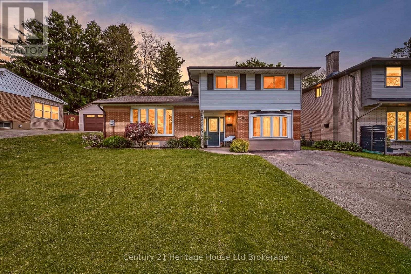 480 LEE AVENUE, Woodstock (Woodstock - North)
