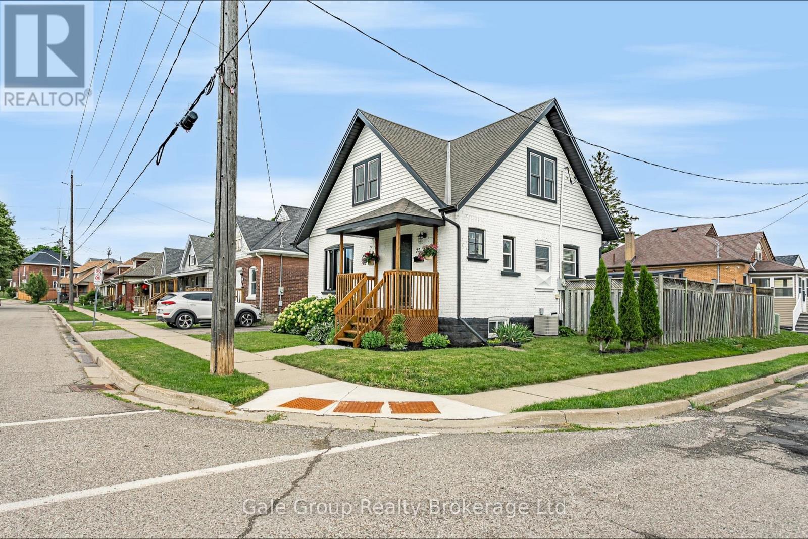 22 STRATHCONA AVENUE, Brantford