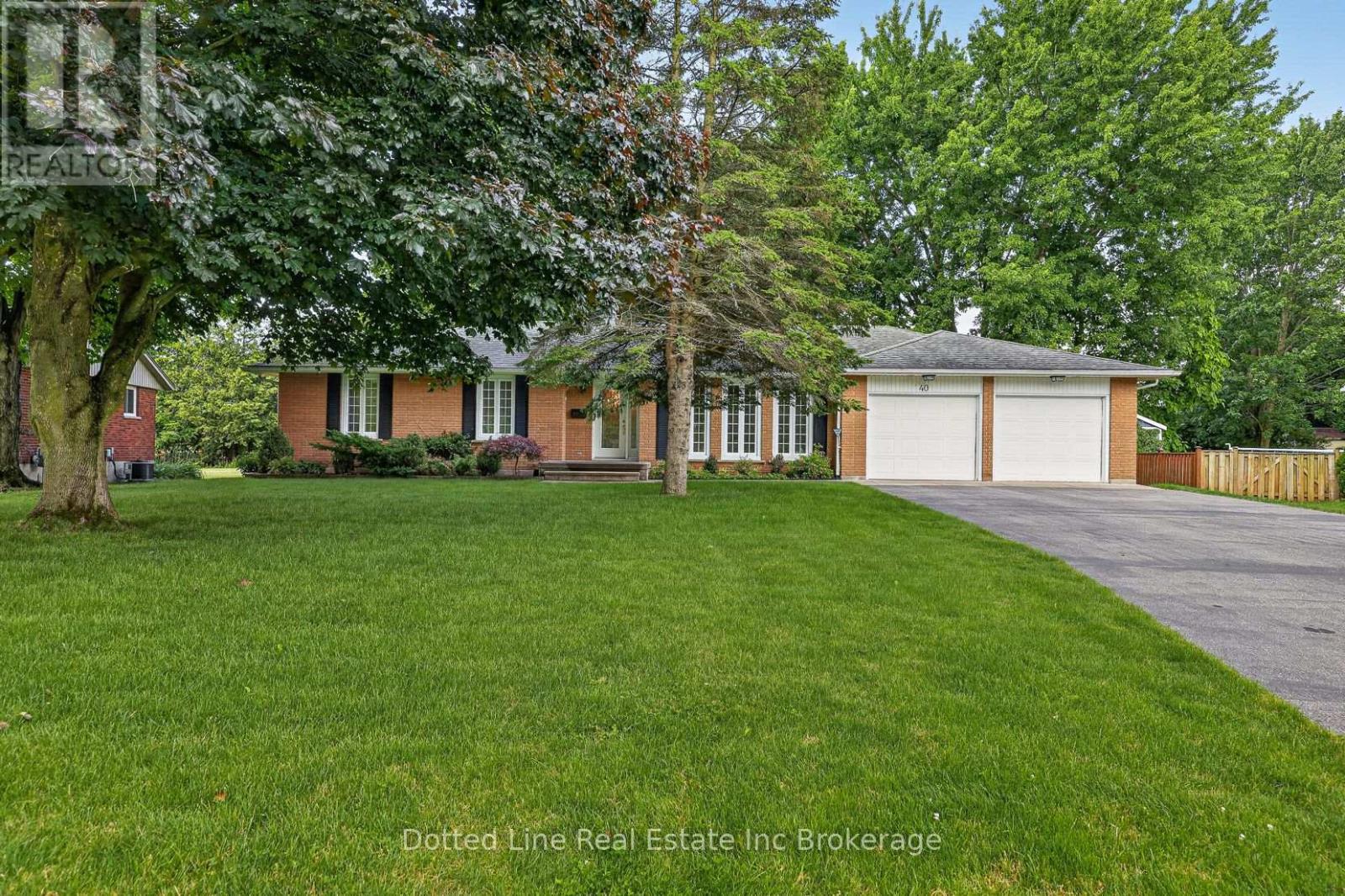40 PARKDALE AVENUE, Tillsonburg