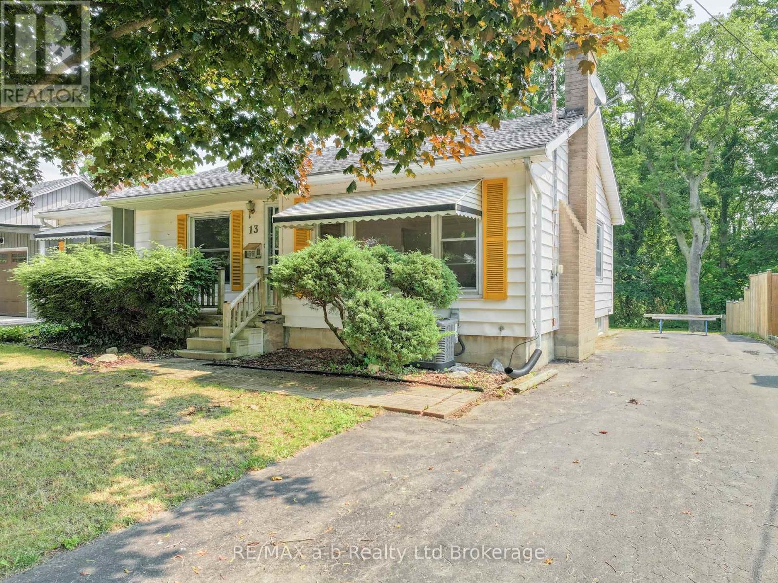 13 PARKSIDE DRIVE, Tillsonburg