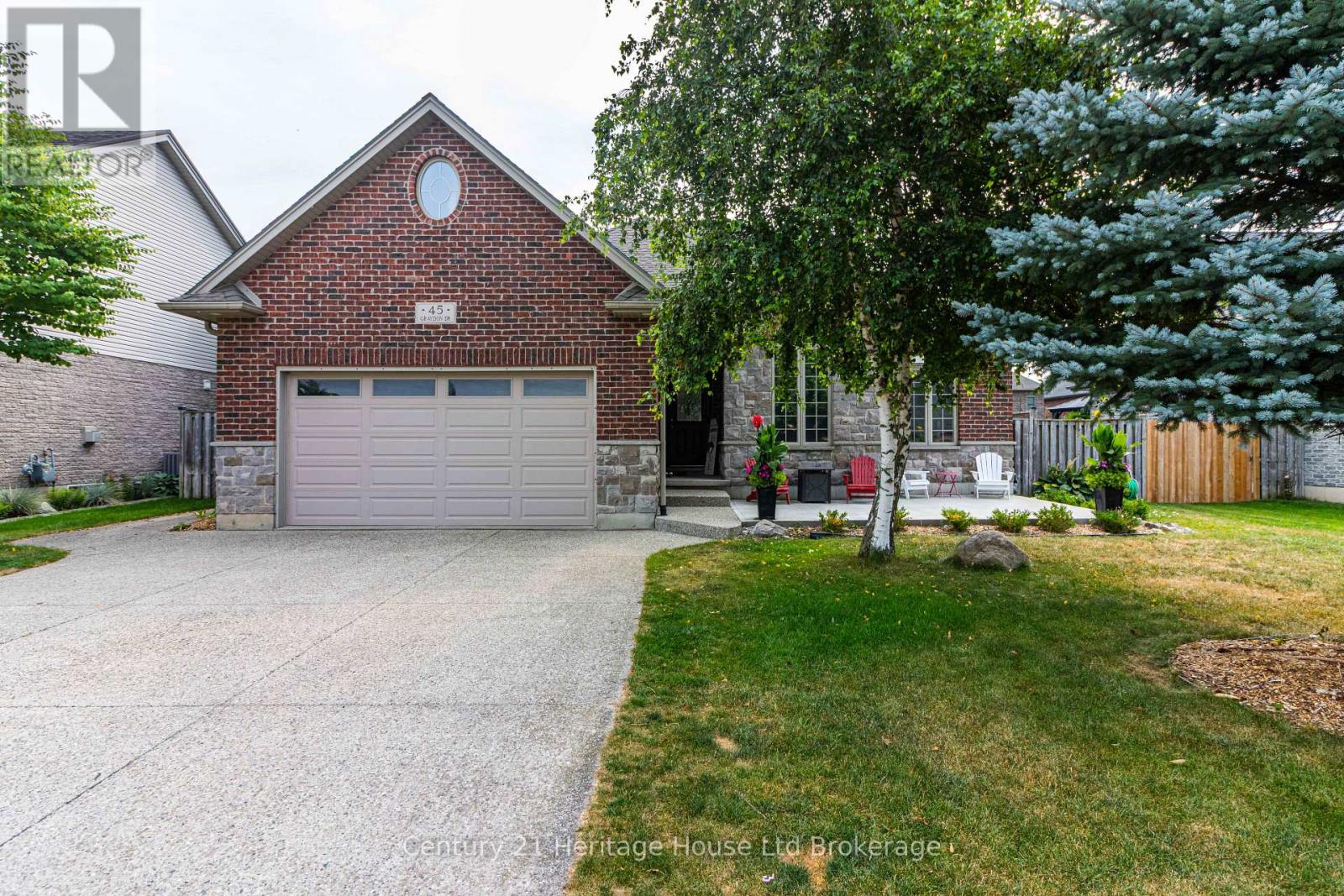 45 GRAYDON DRIVE, South-West Oxford (Mount Elgin)