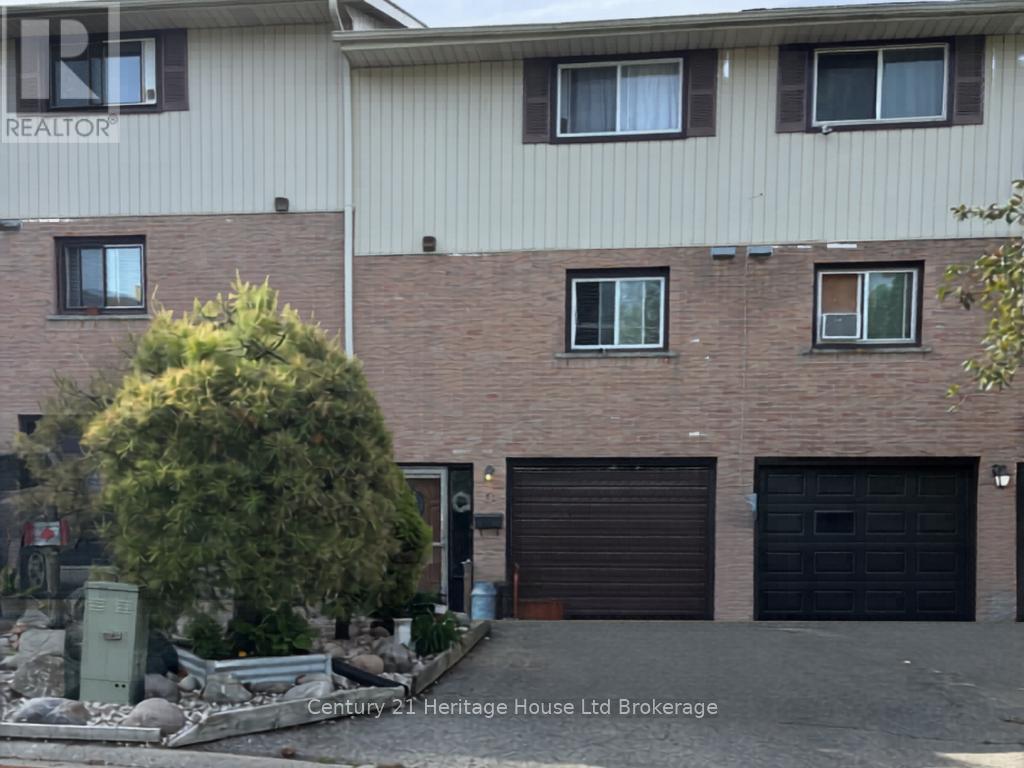 12 MARLBORO COURT, Woodstock (Woodstock - North)