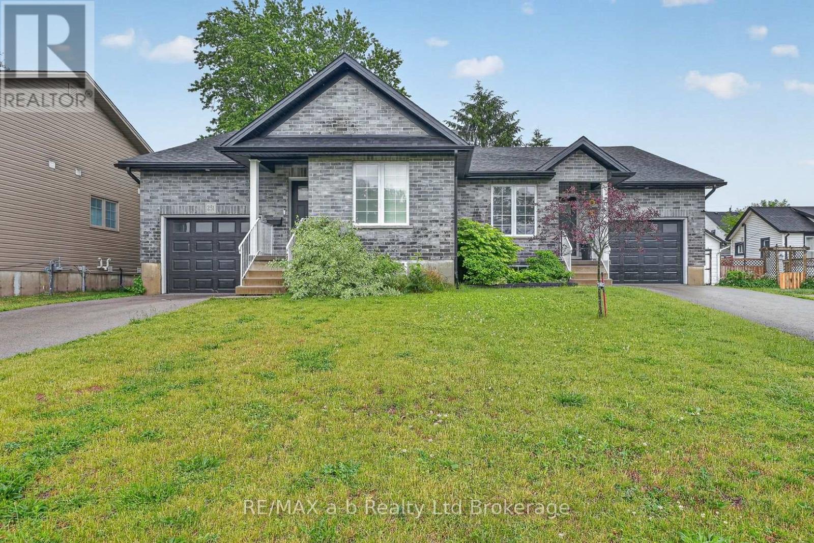 253 CHARLES STREET W, Ingersoll (Ingersoll - South)