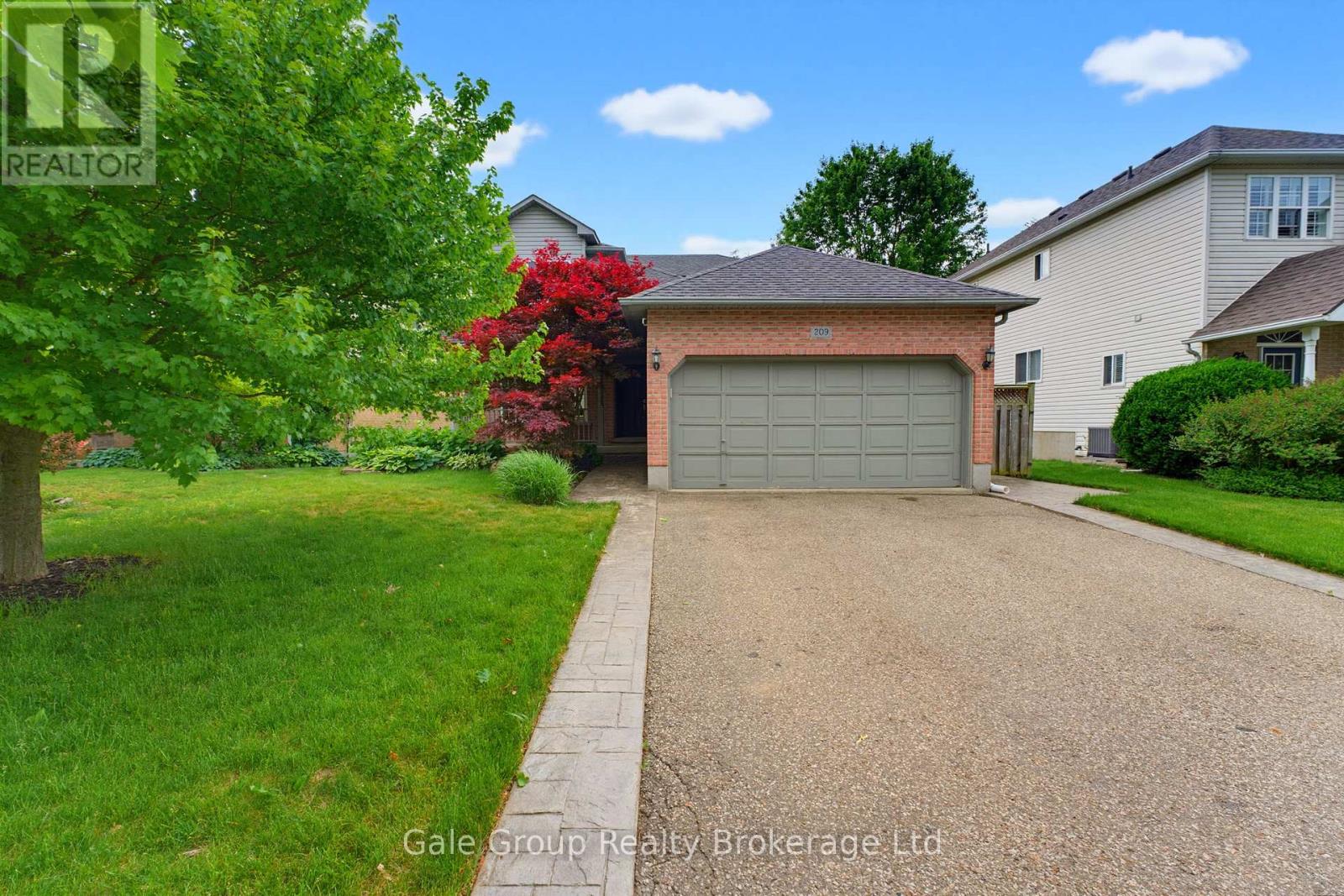 209 HILLTOP DRIVE, North Dumfries