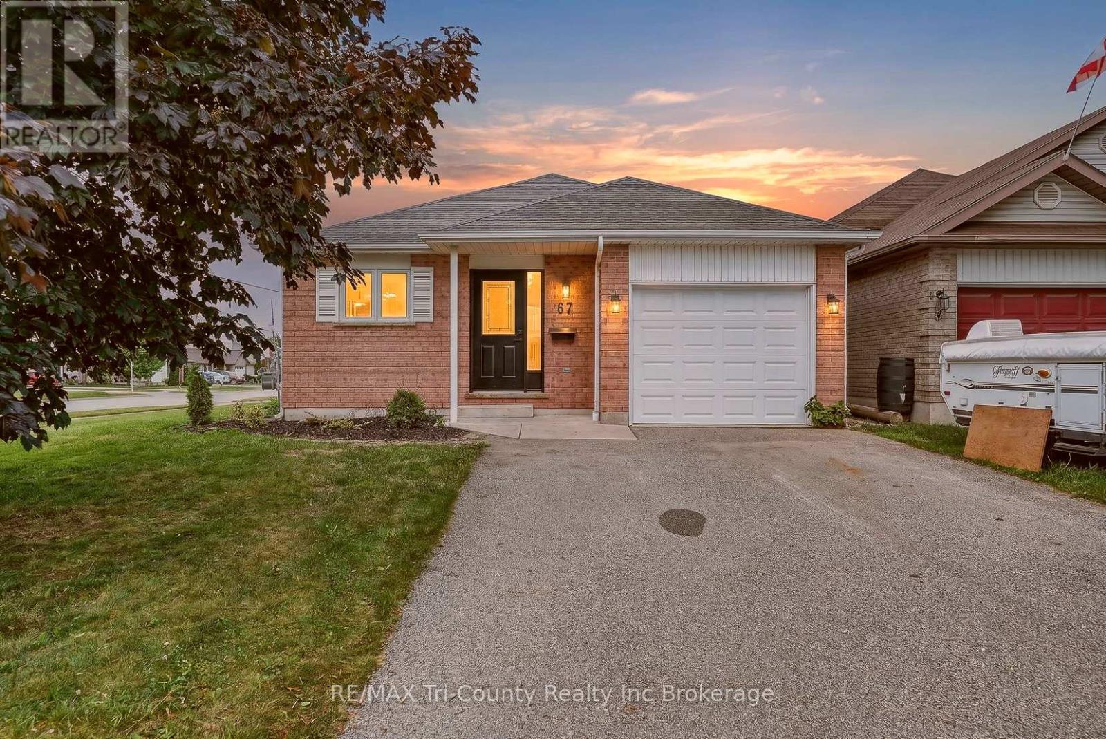 67 BECKETT BOULEVARD, Tillsonburg