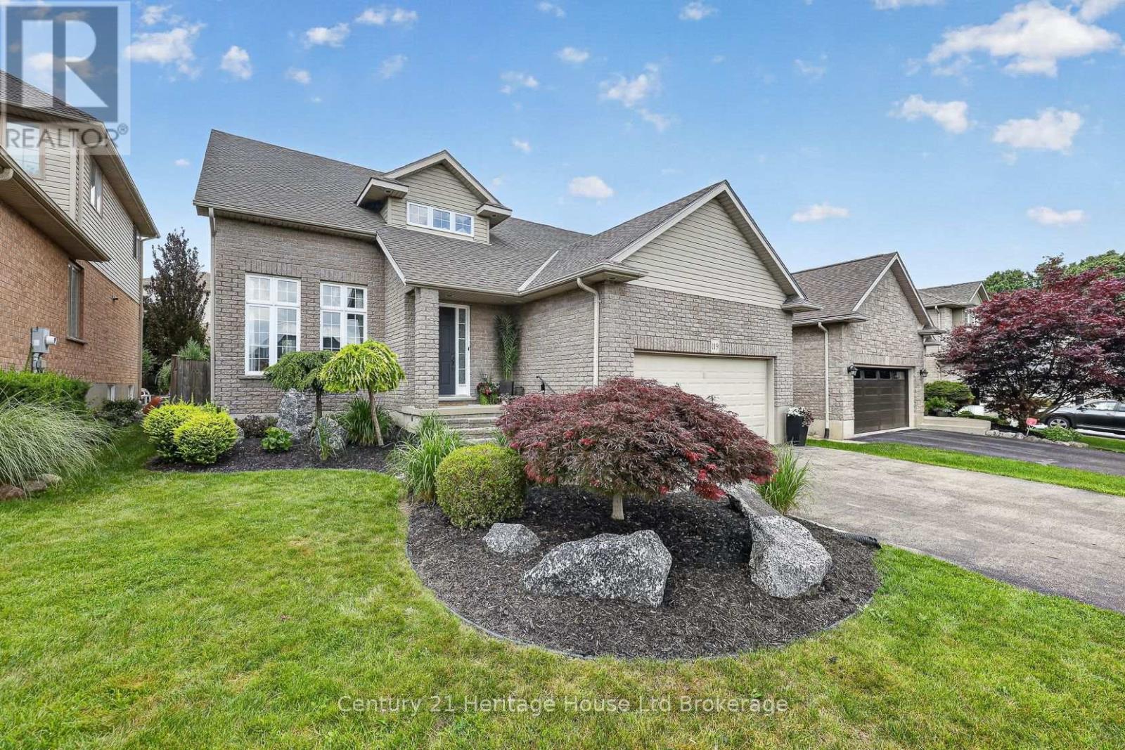 119 SOUTHVIEW COURT, Woodstock (Woodstock - South)