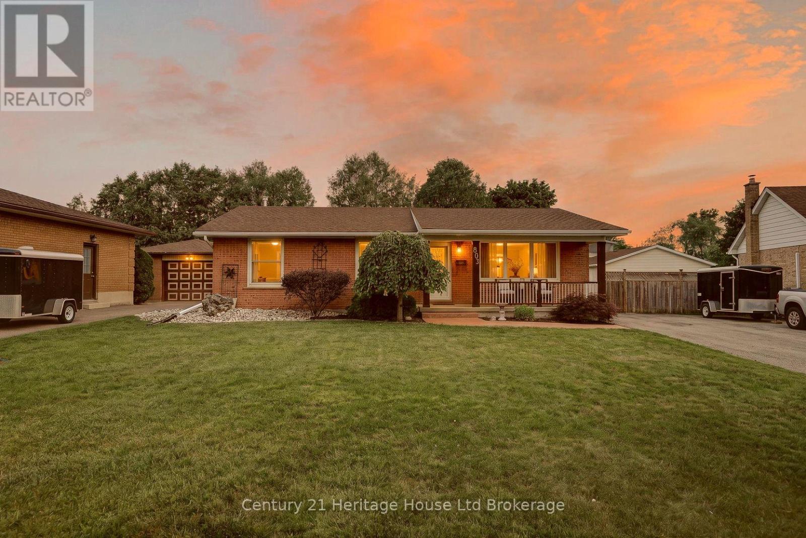 803 GLADSTONE DRIVE, Woodstock (Woodstock - North)