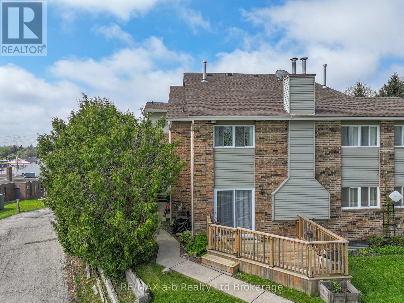 8 - 19 WREN COURT, Tillsonburg
