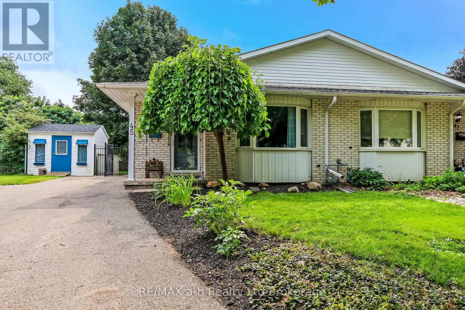45 CARLYLE PLACE, Kitchener