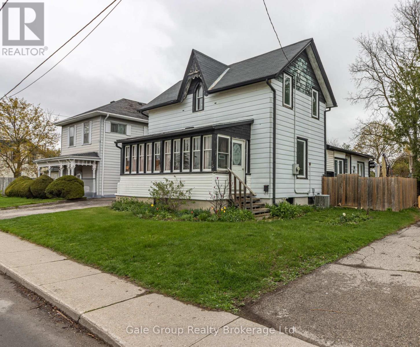 15 EAST PARK DRIVE S, Woodstock (Woodstock - South)