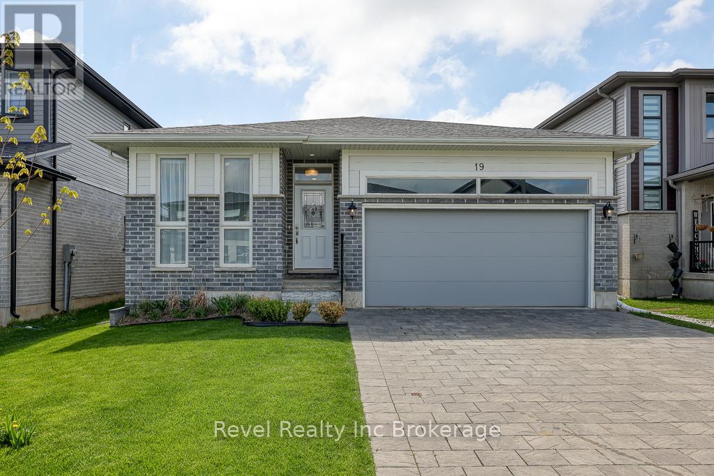 19 SUTHERLAND CRESCENT, Ingersoll (Ingersoll - South)