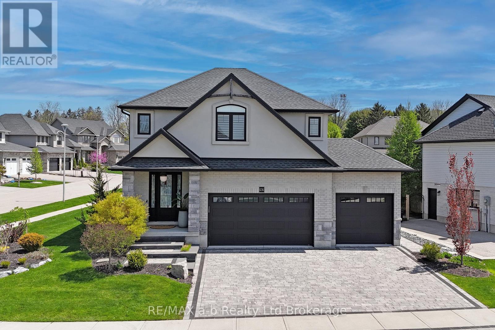 1236 ALBERNI ROAD, Woodstock (Woodstock - North)