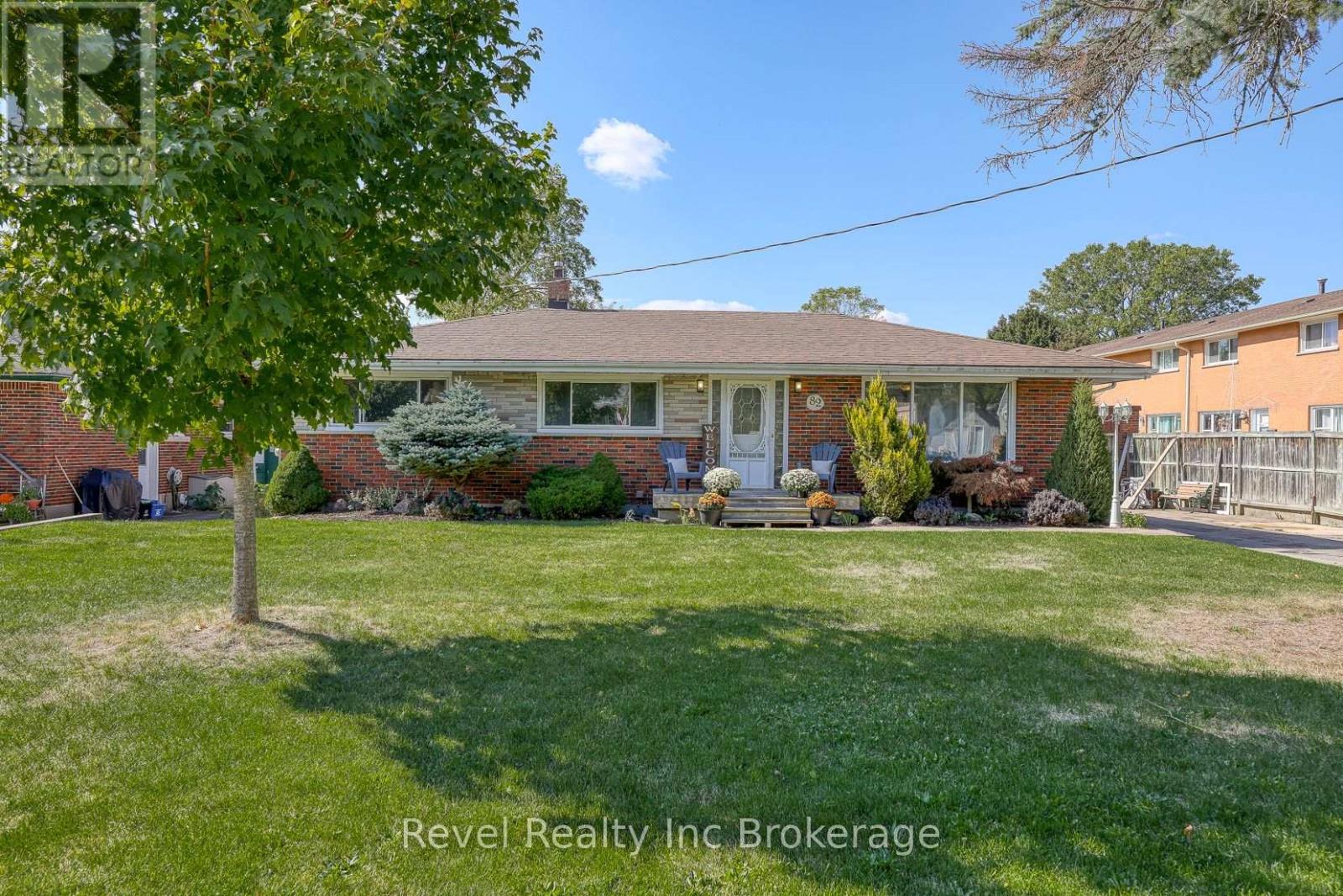 82 BEE STREET, Woodstock (Woodstock - South)