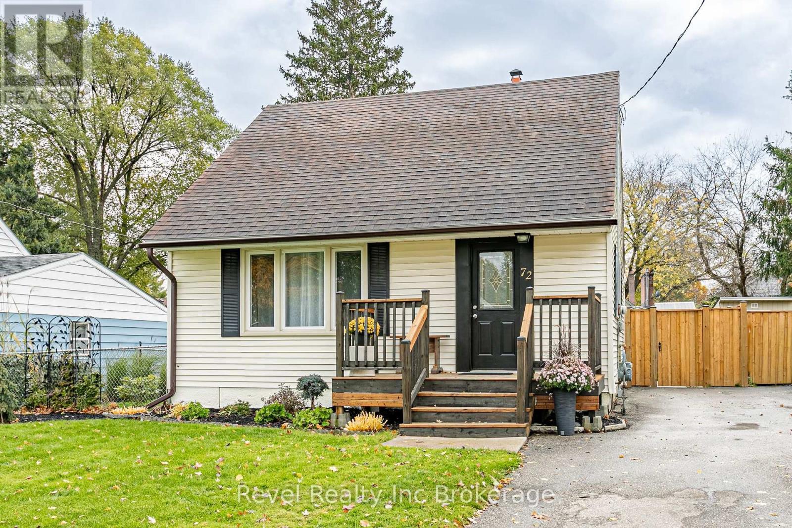 72 BAYSWATER STREET, Woodstock (Woodstock - North)