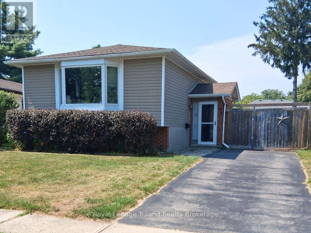 92 KEATS DRIVE, Woodstock (Woodstock - South)