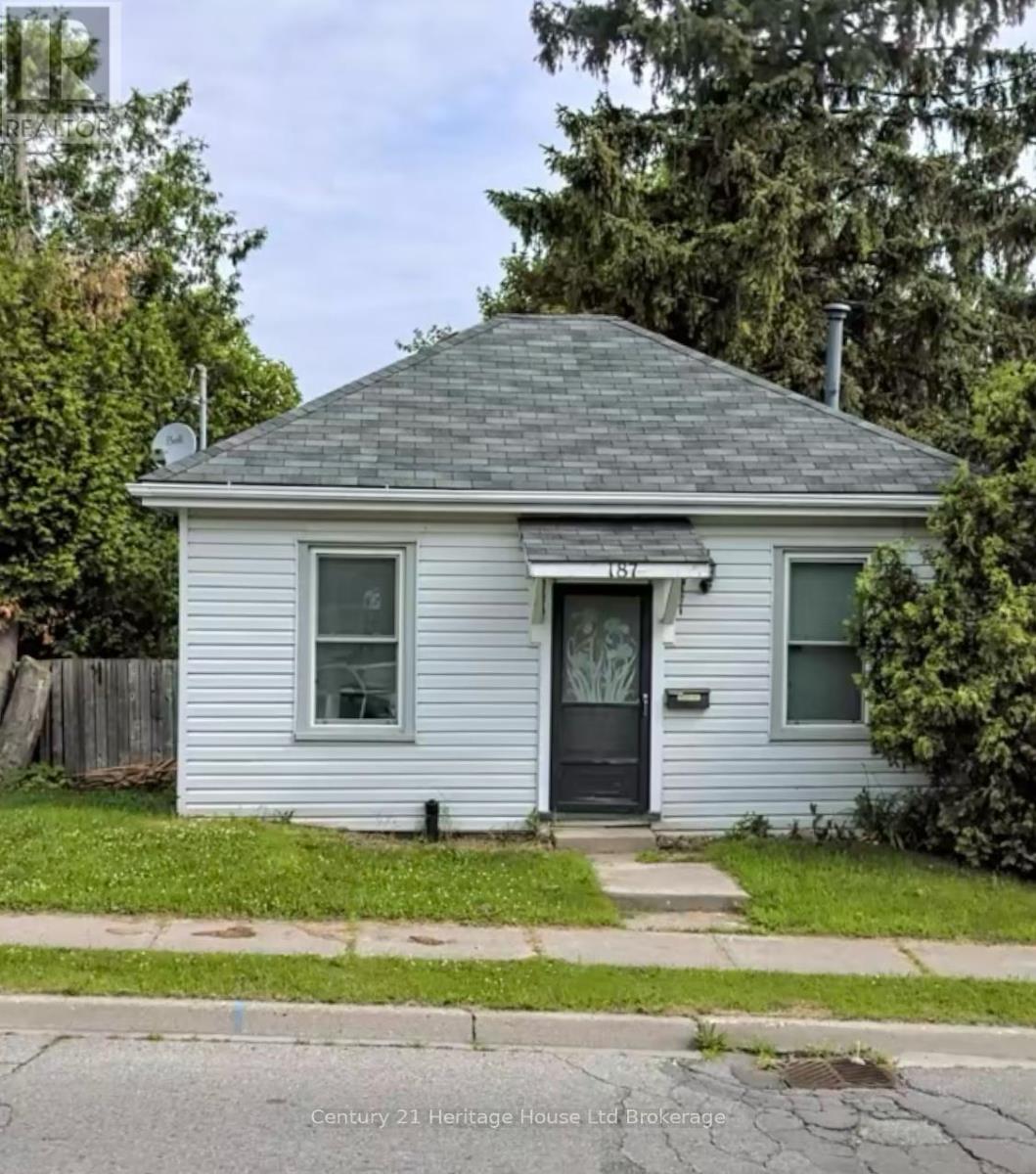 187 PARK ROW, Woodstock (Woodstock - South)