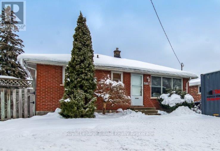 772 DEVONSHIRE AVENUE E, Woodstock (Woodstock - North)
