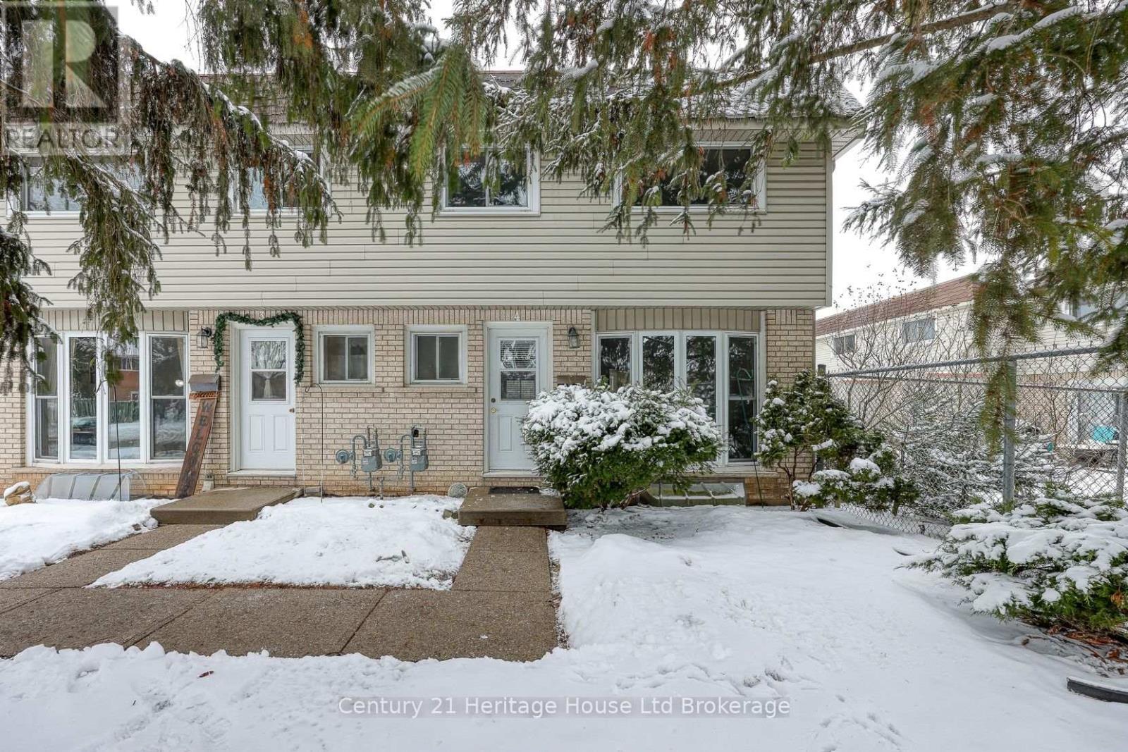 4 - 85 SPRINGBANK AVENUE, Woodstock (Woodstock - North)