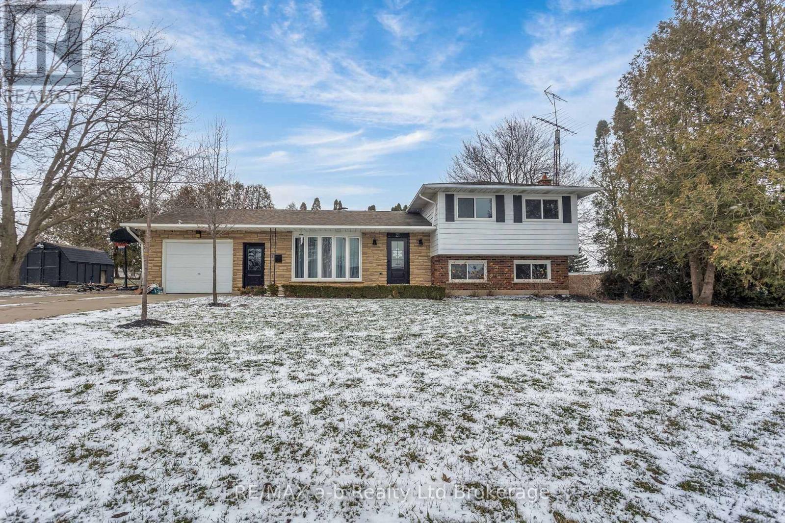 21 PEGGY AVENUE, South-West Oxford (Mount Elgin)