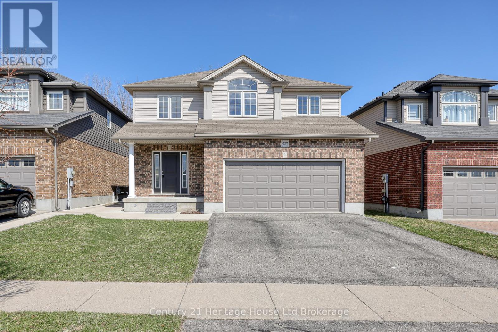 427 CHAMPLAIN AVENUE, Woodstock (Woodstock - South)