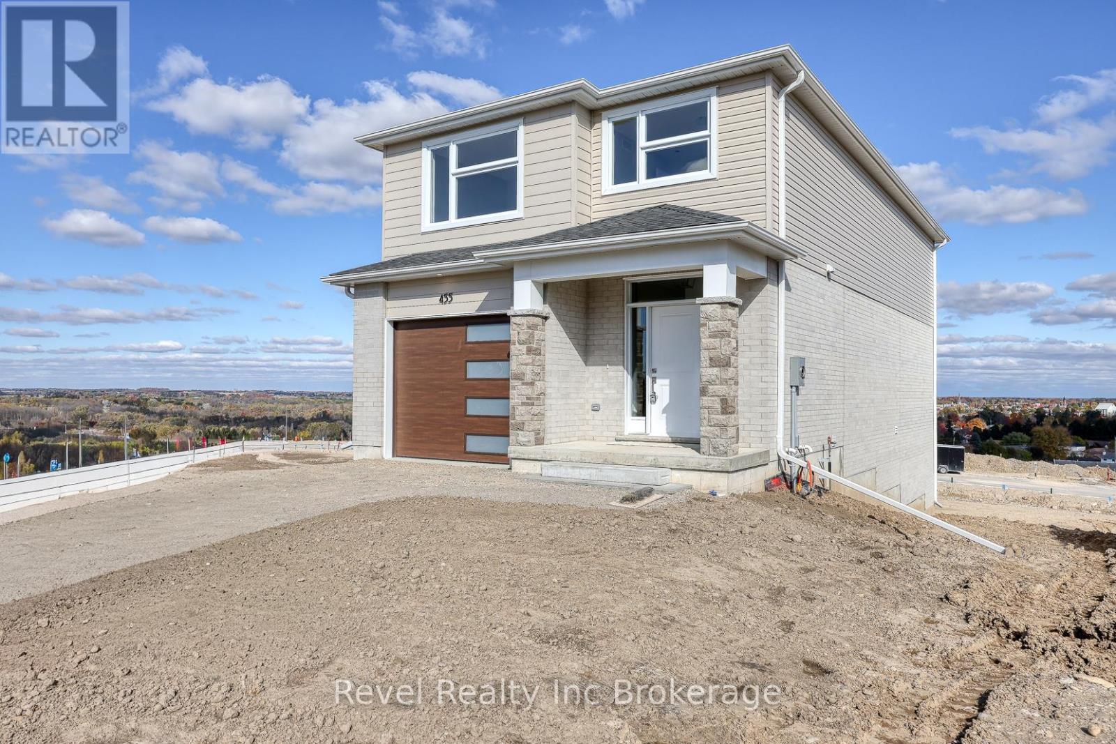 455 GILLESPIE STREET, Woodstock (Woodstock - South)