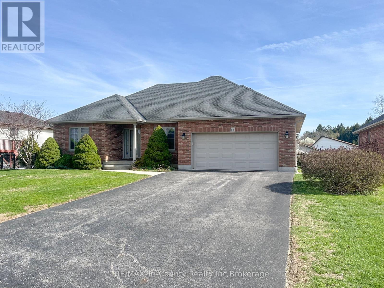 14 YEAGER AVENUE, Norfolk (Simcoe)