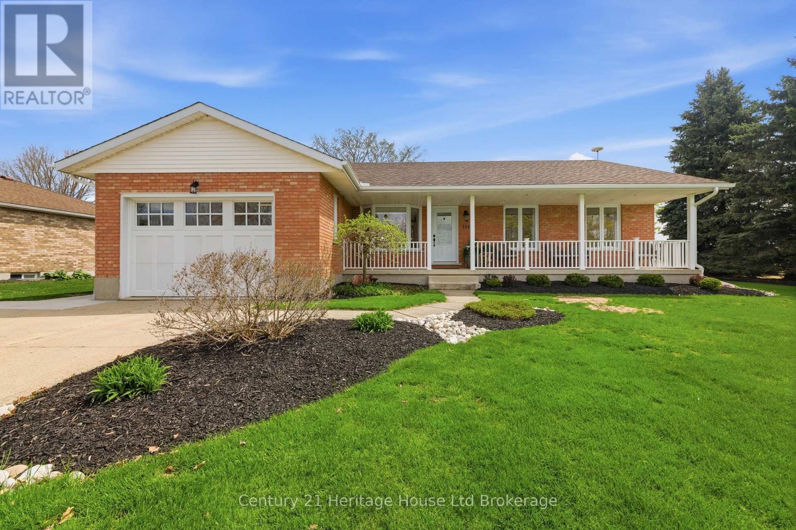 116 BAIRD STREET S, Blandford-Blenheim (Bright)