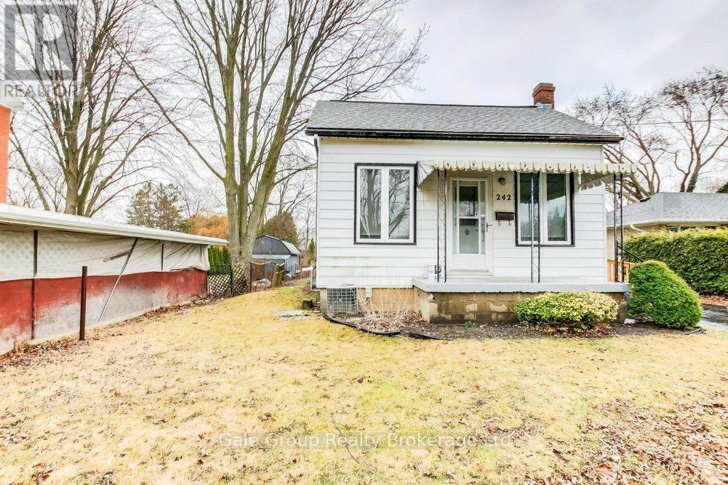 242 CLARKE STREET N, Woodstock (Woodstock - North)