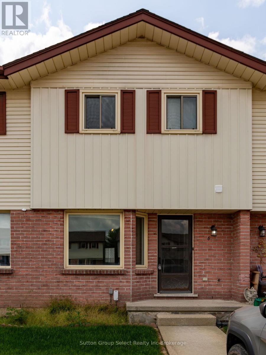 6 - 1135 NELLIS STREET, Woodstock (Woodstock - North)