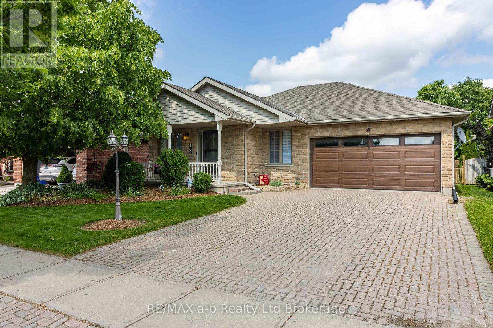 18 ORIOLE CRESCENT, Woodstock (Woodstock - North)