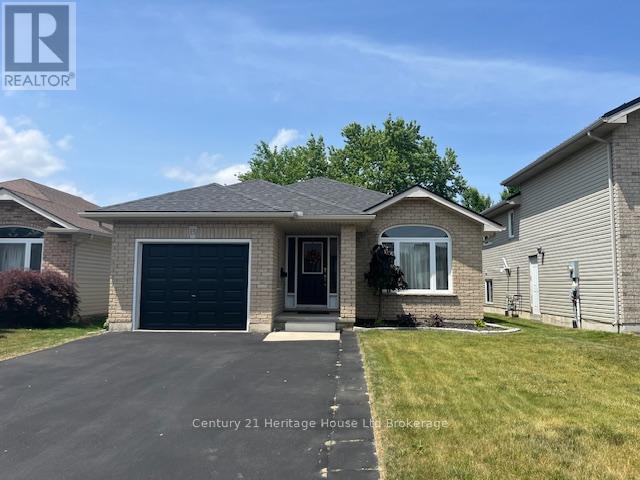 15 LANDON AVENUE, Norfolk (Simcoe)
