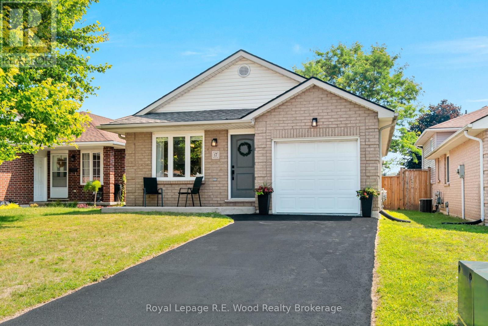 17 KARA LANE, Tillsonburg