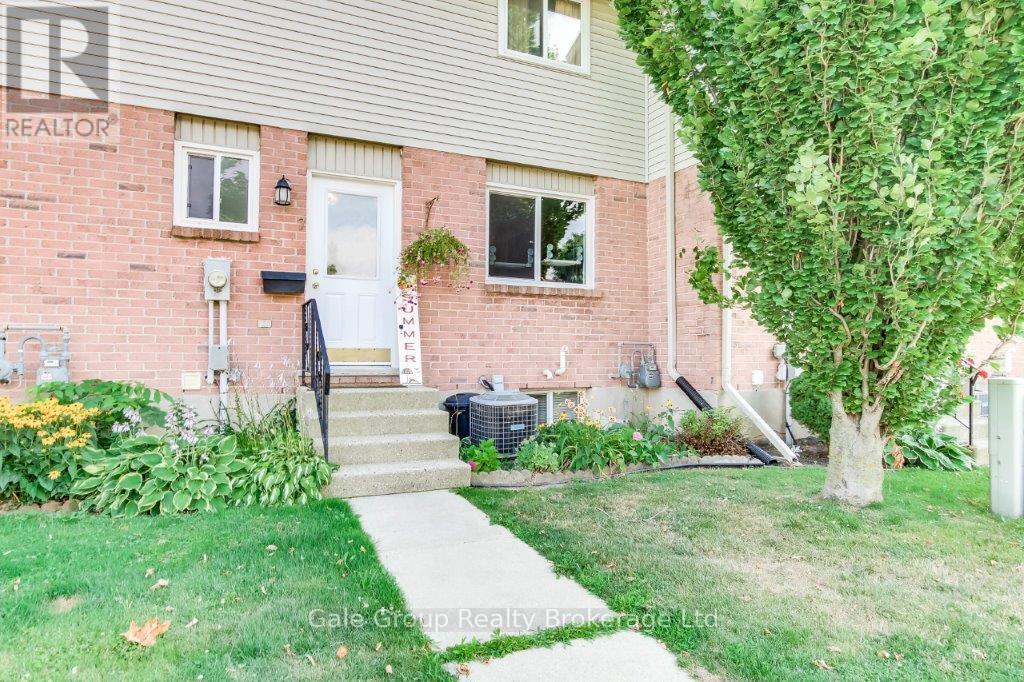 7 - 458 SPRINGBANK AVENUE N, Woodstock (Woodstock - North)