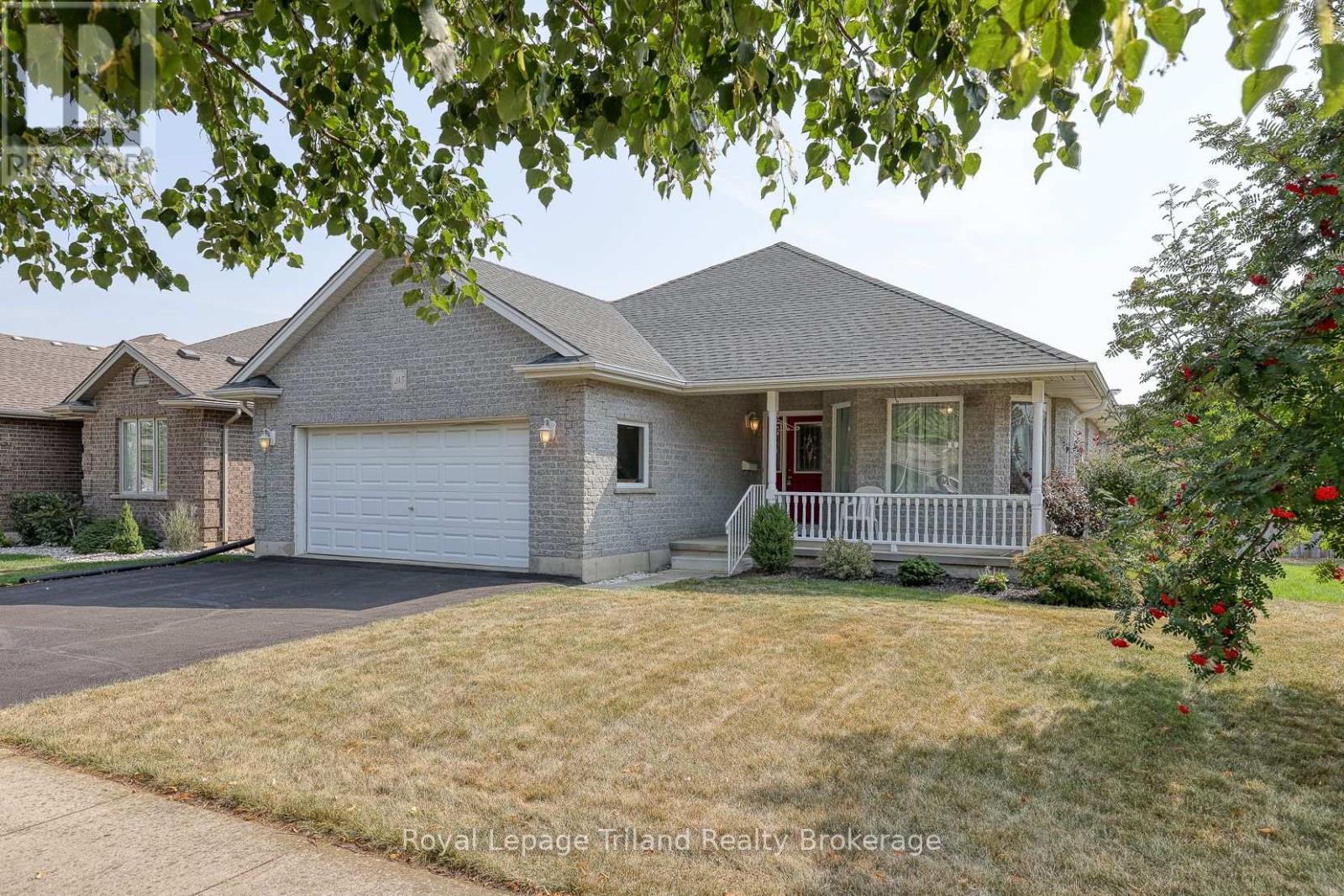 245 FALCON DRIVE, Woodstock (Woodstock - North)