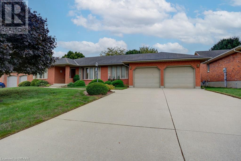 84 PARKWOOD Drive, Tillsonburg